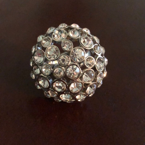 Fun faux diamond cocktail ring - Picture 2 of 3